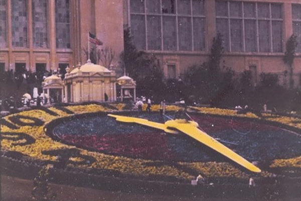 The Warren Johnson-designed floral clock at the 1904 St. Louis World's Fair