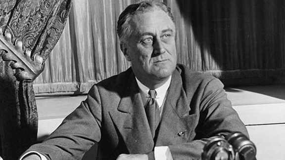 Portrait photograph of U.S. President Franklin Roosevelt