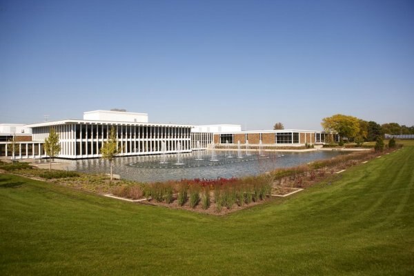 Fountain area in the Johnson Controls headquarters campus in Glendale, Wisconsin