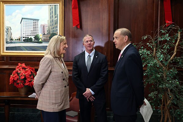 Maureen Blase, VP/GM SI at Johnson Controls and Brad Estadt, General Manager, SI at Johnson Controls with Toledo Mayor Wade Kapszukiewicz